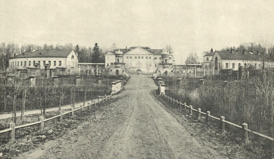 Парадный въезд в Ольгово. 1900-е